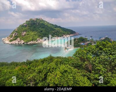 Koh Tao, Thailand - 2. Januar 2020: Herrlicher Aussichtspunkt auf Koh Nang Yuan Insel Koh Tao Thailand. Stockfoto