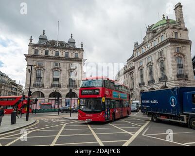 London Verkehr auf Piccadilly Circus. Stockfoto