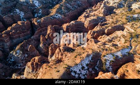 Drohnenansicht der Square Butte Felsformationen in Kaibito Arizona Stockfoto