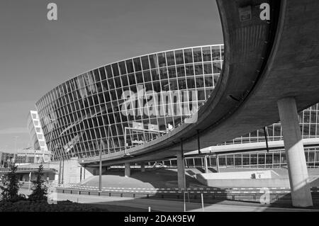 Schweiz: Der Circle am Flughafen Zürich hat ein Milliardenprojekt für die Öffentlichkeit geöffnet. Dort finden Sie Markengeschäfte, zwei Hyatt Hotels A Stockfoto