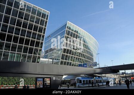 Schweiz: Der Circle am Flughafen Zürich hat ein Milliardenprojekt für die Öffentlichkeit geöffnet. Dort finden Sie Markengeschäfte, zwei Hyatt Hotels A Stockfoto