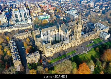 Luftdrohnenaufnahme der University of Glasgow Stockfoto