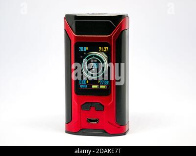 Vaping Mod - modernes E-cig-Gerät auf weißem Hintergrund Stockfoto