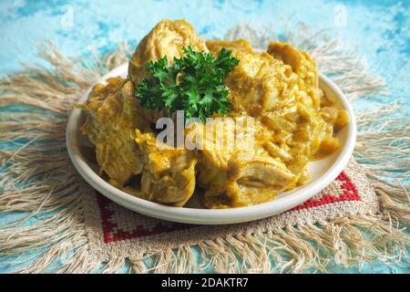 Köstliche und würzige Chicken Curry Braten aus der indischen Küche Stockfoto