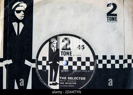Seven inch Vinyl Single Version des Selecter von The Selecter erschien auf dem 2 Tone Label 1979 als Die B-Seite zu Gangstern durch den Special AKA Stockfoto