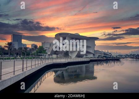 Sonnenuntergang bei Qatar National Museum Stockfoto