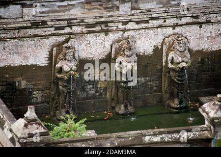 Steinschnitzereien am Badeort, Goa Gajah, Bali, Indonesien, Südostasien Stockfoto