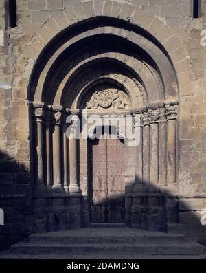 PORTADA OESTE DE LA IGLESIA DEL SALVADOR - SIGLO XIII - ROMANICO ESPAÑOL. AUTOR: MAESTRO DE AGÜERO. ORT: IGLESIA DEL SALVADOR. EJEA DE LOS CABALLEROS. Saragssa Zaragoza. SPANIEN. Stockfoto