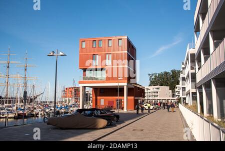 17. September 2020, Schleswig-Holstein, Lübeck: Blick auf die Halbinsel Priwall auf die Promenade an der 'Priwall Waterfront'. Foto: Daniel Bockwoldt/dpa Stockfoto