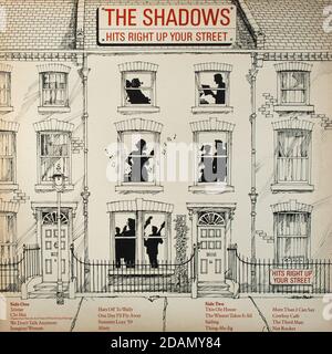 The Shadows Hits sind genau das Richtige für deine Street Vinyl LP, vor dem Album Cover Stockfoto