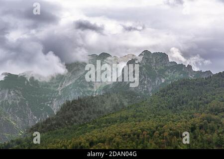 Bei schlechtem Wetter über dem Totes Gebirge nahe dem Almsee Stockfoto