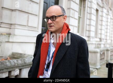 Dominic Cummings, Chefberater von Boris Johnson, kommt an seinem letzten Tag zur Arbeit in der Downing Street Nummer 10 an. Er ging an diesem Tag um 17.30 Uhr. Stockfoto