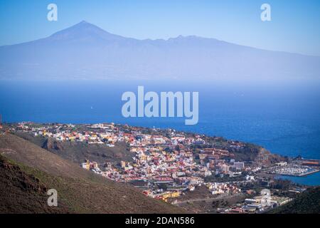 Blick auf San Sebastian Gomera und Teneriffa Stockfoto