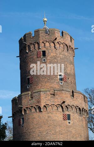 Der alte holländische 'Kruittoren (Pulverturm) im Kronenburgerpark fotografiert in Nijmegen, Niederlande Stockfoto