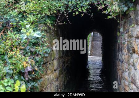 Screaming Tunnel (Dracula's Tunnel) Whitby, North Yorkshire, Großbritannien Stockfoto