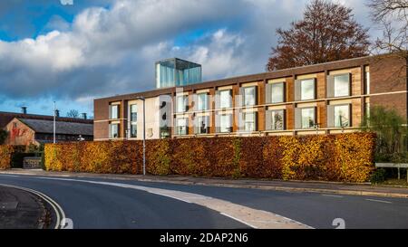 Fitzwilliam College der Universität Cambridge aka Fitz. Haupteingang und Porters' Lodge, die Geschichte Weg Cambridge. Est.1966 (1869 als Kollegialorgan) Stockfoto