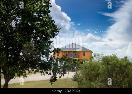 Holzhaus auf Stelzen im tiefen Süden der USA Stockfoto