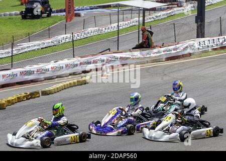 Cotia, Sao Paulo, Brasilien. November 2020. (SPO) Sao Paulo Kart Granja Viana Cup. 14. November 2020, Cotia, Sao Paulo, Brasilien: Der Sao Paulo Kart Granja Viana Cup ist die größte regionale Kart-Meisterschaft in Brasilien mit mehr als 20 Jahren Bestehen, wird es von der brasilianischen Föderation des Motorens (CBA) und der National Kart Confederation (CNK) anerkannt und von der Sao Paulo Automobile Federation (FASP) überwacht. Und es gibt noch die 500 Meilen von Granja Vianna heute.Quelle: Leco Viana/Thenews2 Quelle: Leco Viana/TheNEWS2/ZUMA Wire/Alamy Live News Stockfoto