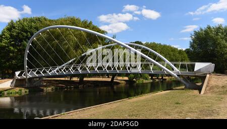 Bedford Bedfordshire Fluss Ouse Schmetterling Fußgängerbrücke über den Fluss Ouse Stockfoto