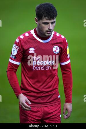 Crawley Town Josh Doherty während der Sky Bet League zwei Spiel im EnviroVent Stadium, Harrogate. Stockfoto