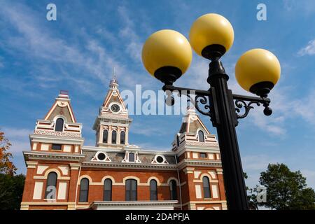 Das Livingston County Courthouse an einem wunderschönen Herbstmorgen. Pontiac, Illinois, USA Stockfoto