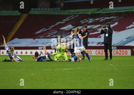 Birmingham, Großbritannien. Oktober 2020. Birmingham City Feiern Sie nach während der FA Womens Super League 1 Spiel zwischen Aston Villa und Birmingham City im Villa Park Stadium in Birmingham. Orlagh Malone Gardner/SPP Credit: SPP Sport Press Photo. /Alamy Live Nachrichten Stockfoto