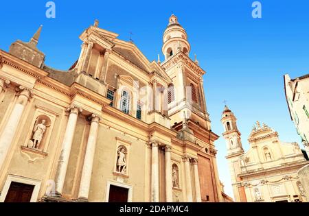 St. Michael der Erzengel Basilika in Menton, Cote d'Azur, Frankreich. Stockfoto