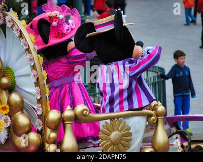 Mickey und Minnie Mouse in Disneyland, Paris. Stockfoto