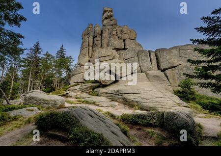 Die Pilgrims Felsformation (pol. Pielgrzymy, Ger. Dreisteine), Karkonosze (Riesengebirge). Polen, Niederschlesien Provinz. Stockfoto