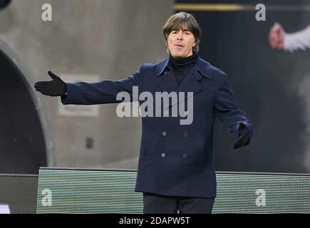 Leipzig, Deutschland. November 2020. DFB-Headcoach Joachim Jogi LOEW, LÖW,geste im Spiel DEUTSCHLAND - UKRAINE UEFA Nations League, DFB, Saison 2020/2021 in Leipzig, Deutschland, 14. November 2020 © Peter Schatz / Alamy Live News wichtig: Die DFB-Bestimmungen verbieten die Verwendung von Fotos als Bildsequenzen und/oder quasi-Video. Quelle: Peter Schatz/Alamy Live News Stockfoto