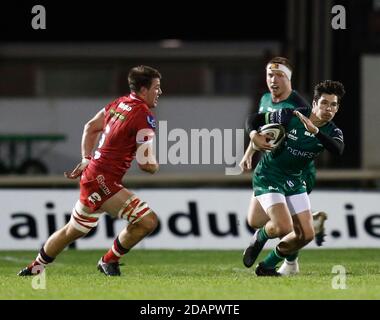 Galway Sportsgrounds, Galway, Connacht, Irland. November 2020. Guinness Pro 14 Rugby, Connacht versus Scarlets; Alex Wootton bei einem Angriffslauf für Connacht Credit: Action Plus Sports/Alamy Live News Stockfoto