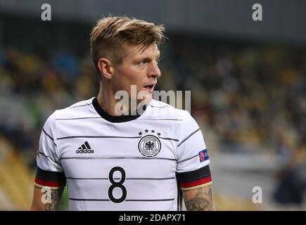 KIEW, UKRAINE - 10. OKTOBER 2020: Mittelfeldspieler Toni Kroos aus Deutschland im Einsatz beim UEFA Nations League Spiel gegen die Ukraine im NSK Olimpiyskiy Stadion in Kiew. Deutschland gewann 2-1 Stockfoto