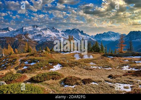 Blick von Emosson auf das Mont-Blanc-Massiv im Abendlicht, Kanton Wallis, Schweiz Stockfoto