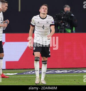 Leipzig, Deutschland. 15. Nov, 2020. firo: 14.11.2020 Fußball, Fußball: UEFA NATIONS LEAGUE, Landerspiel Nationalmannschaft Deutschland, GER - Ukraine Matthias Ginter, ganze Figur Quelle: dpa/Alamy Live News Stockfoto