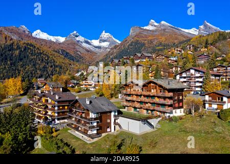 Herbststimmung im Ferien- und Kurort Ovronnaz, Wallis, Schweiz Stockfoto