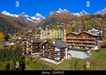 Herbststimmung im Ferien- und Kurort Ovronnaz, Wallis, Schweiz Stockfoto