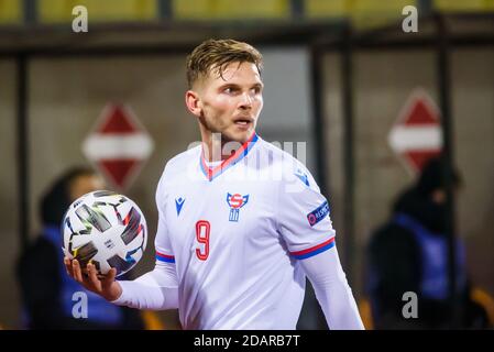 RIGA, LETTLAND. November 2020. Gilli Rolantsson, während der UEFA NATIONS LEAGUE Spiel zwischen der Nationalmannschaft Lettland und der Nationalmannschaft Färöer Inseln. Kredit: Gints Ivuskans/Alamy Live Nachrichten Stockfoto