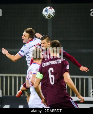 RIGA, LETTLAND. November 2020. Roberts Savalnieks (C), während des UEFA NATIONS LEAGUE-Spiels zwischen der Nationalmannschaft Lettland und der Nationalmannschaft Färöer. Kredit: Gints Ivuskans/Alamy Live Nachrichten Stockfoto