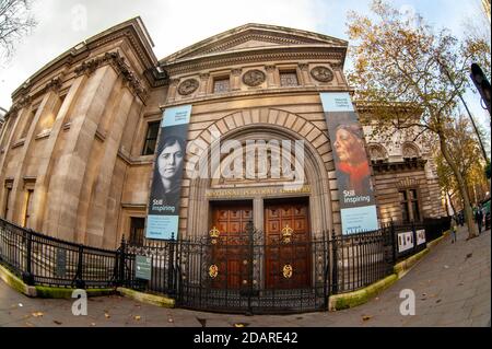 London, Großbritannien, 13. November 2020 die National Portrait Gallery im Trafalgar Square West End wurde während der Coronavirus-Sperre geschlossen. Stockfoto