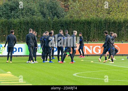ZEIST, NIEDERLANDE - NOVEMBER 14: Team NL / Niederländisches Elftal im Training / Niederländisches Nationalteam im Training die Niederlande vor dem Spiel gegen Bosnien und Herzegowina auf dem KNVB Campus am 14. november 2020 in Zeist, Niederlande. (Foto von Gerrit van KeulenOrange Pictures) Stockfoto