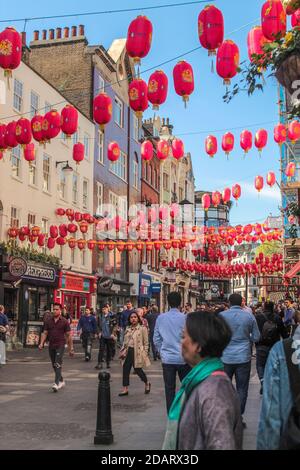 LONDON - Großbritannien - 03. Mai 2018: Blick auf China Town in London. China Town - eine der wichtigsten Sehenswürdigkeiten in London Stockfoto