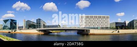 Spree vor dem Hauptbahnhof, Berlin, Deutschland Stockfoto