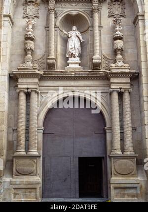 Portal der Kirche (Iglesia) von Santiago el Real - Logrono, La Rioja, Spanien Stockfoto