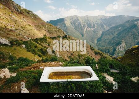Bad Tab links in der schönen Natur von Bosnien und Herzegovina Stockfoto