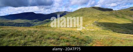 Blick über Yoke Fell, Hartsop Valley, Kirkstone Pass, Lake District National Park, Cumbria, England, UK Yoke Fell ist einer der 214 Wainwright Fells. Stockfoto