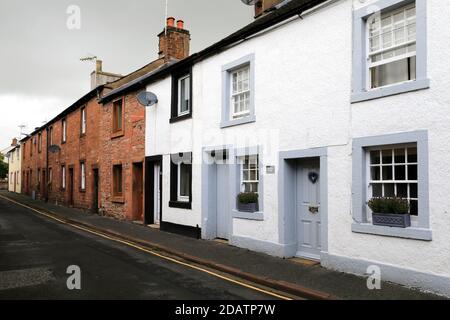 Ansicht der Geschäfte und Architektur in Penrith Stadtzentrum, Cumbria, England, Großbritannien Stockfoto