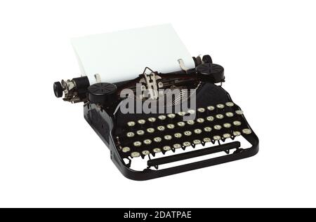 Alte Schreibmaschine mit Papierbogen isoliert auf weiß Stockfoto