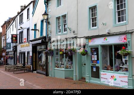 Ansicht der Geschäfte und Architektur in Penrith Stadtzentrum, Cumbria, England, Großbritannien Stockfoto