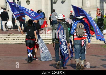 WASHINGTON, D.C. - 14. NOVEMBER: Anhänger von US-Präsident Donald Trump nehmen am Millionen-Maga-Marsch in Freiheit am 14. November 2020 in Washington, DC Teil.Quelle: Mpi34/MediaPunch Stockfoto