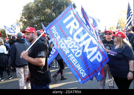 WASHINGTON, D.C. - 14. NOVEMBER: Anhänger von US-Präsident Donald Trump nehmen am Millionen-Maga-Marsch in Freiheit am 14. November 2020 in Washington, DC Teil.Quelle: Mpi34/MediaPunch Stockfoto